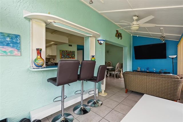 8414 17TH STREET N, St Petersburg, FL 33702