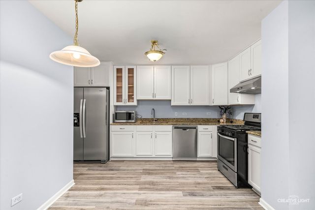 845 E 22nd Street B-115, Lombard, IL 60148