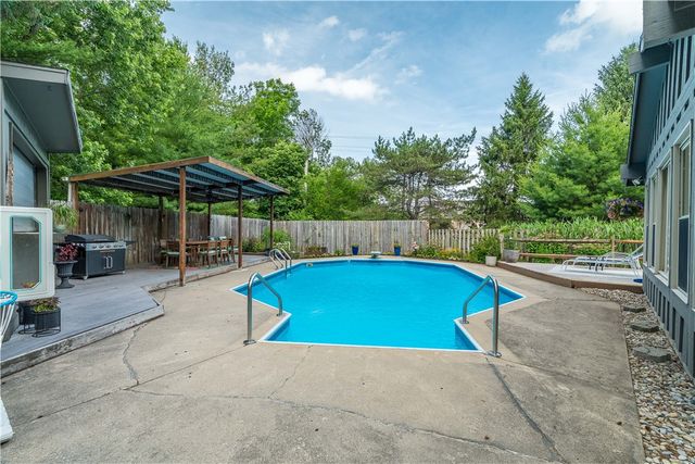2425 Black Drive, Troy, OH 45373