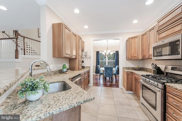 5703 CHAPIN AVE, Alexandria, VA 22303