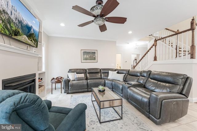 5703 CHAPIN AVE, Alexandria, VA 22303