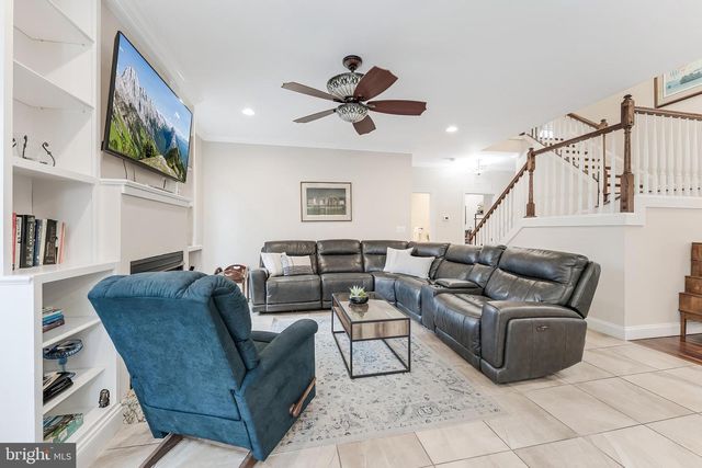 5703 CHAPIN AVE, Alexandria, VA 22303