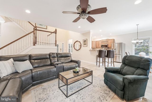 5703 CHAPIN AVE, Alexandria, VA 22303