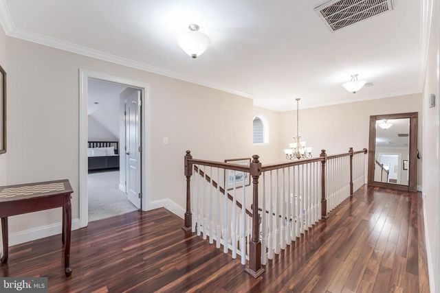 5703 CHAPIN AVE, Alexandria, VA 22303