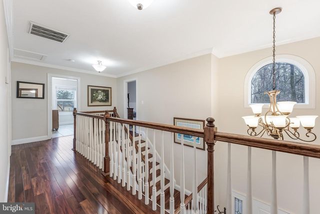 5703 CHAPIN AVE, Alexandria, VA 22303