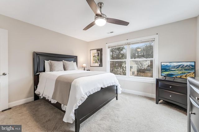 5703 CHAPIN AVE, Alexandria, VA 22303