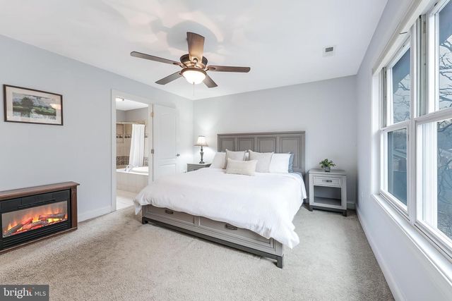 5703 CHAPIN AVE, Alexandria, VA 22303