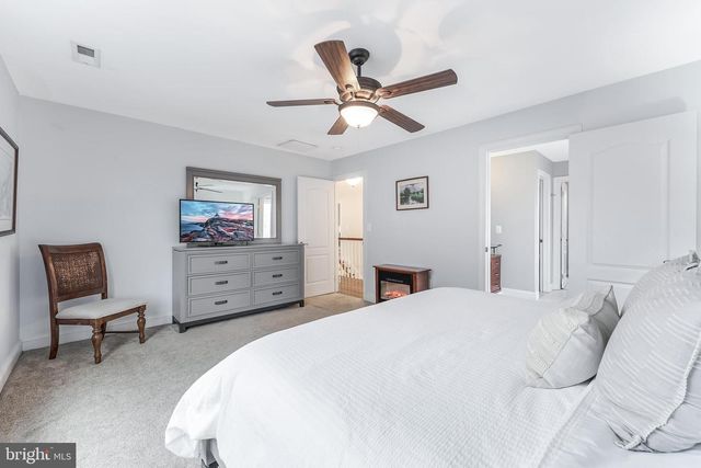 5703 CHAPIN AVE, Alexandria, VA 22303