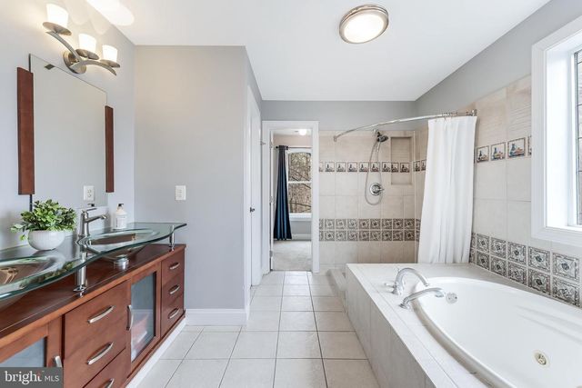 5703 CHAPIN AVE, Alexandria, VA 22303