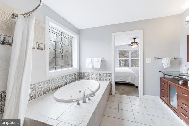 5703 CHAPIN AVE, Alexandria, VA 22303