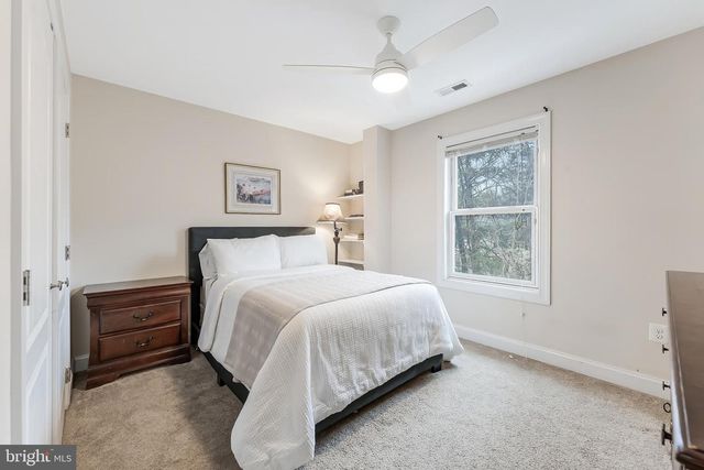 5703 CHAPIN AVE, Alexandria, VA 22303