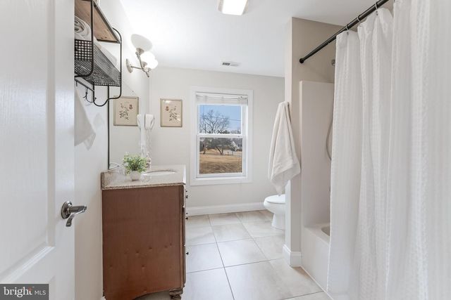 5703 CHAPIN AVE, Alexandria, VA 22303