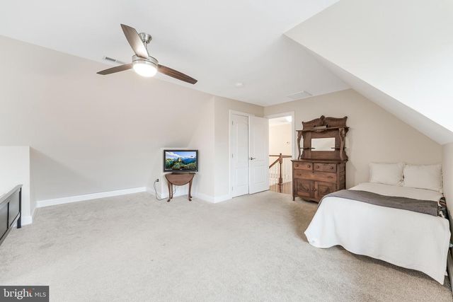 5703 CHAPIN AVE, Alexandria, VA 22303