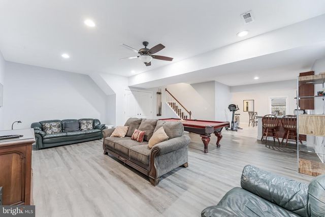 5703 CHAPIN AVE, Alexandria, VA 22303