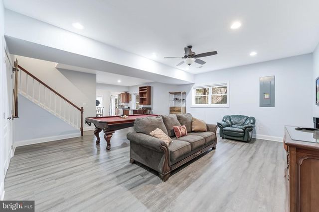 5703 CHAPIN AVE, Alexandria, VA 22303