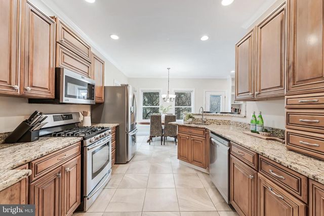 5703 CHAPIN AVE, Alexandria, VA 22303