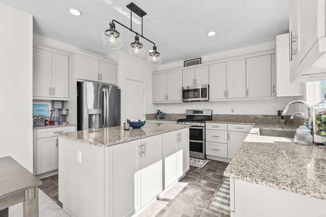 35076 HACIENDA HEIGHTS, Fallbrook, CA 92028