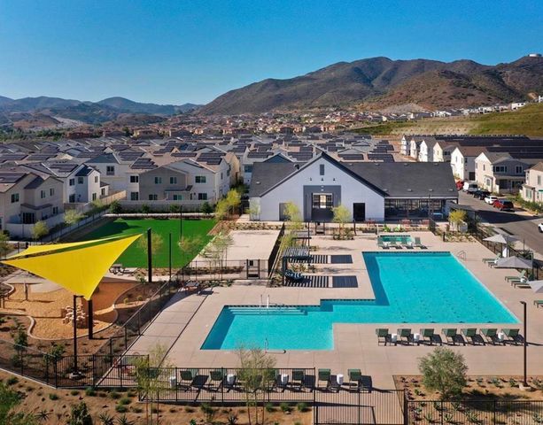 35076 HACIENDA HEIGHTS, Fallbrook, CA 92028