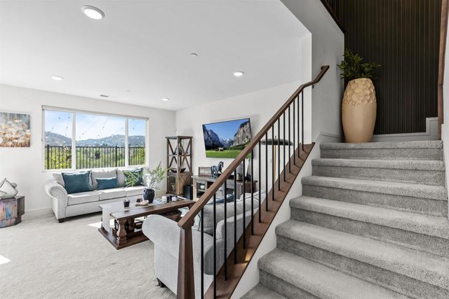 35076 HACIENDA HEIGHTS, Fallbrook, CA 92028