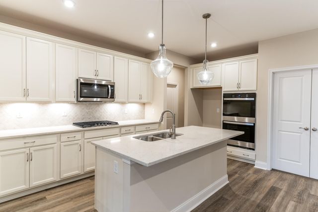 2141 Ridgeline Drive, Hebron, KY 41048