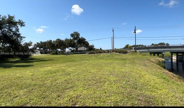 401 Rotonda Cr, Port Charlotte, FL 33947