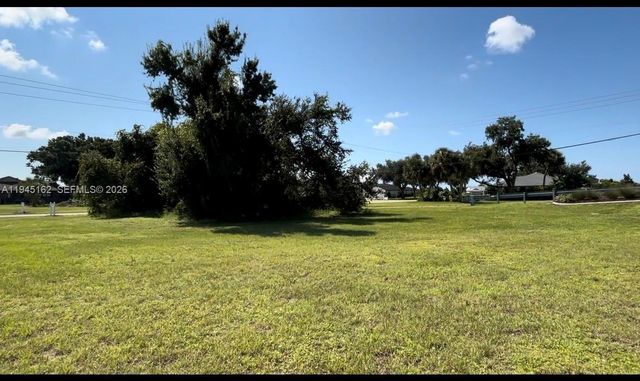 401 Rotonda Cr, Port Charlotte, FL 33947