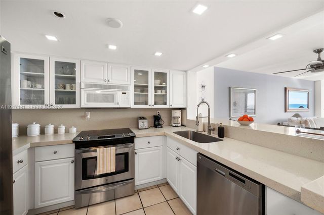 2555 Collins Ave 805, Miami Beach, FL 33140