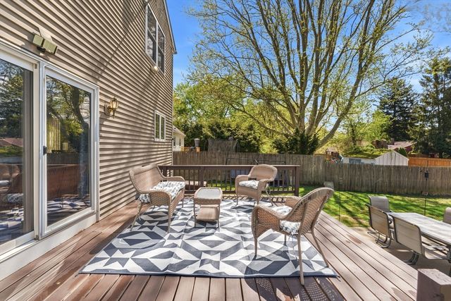 61 Metropolitan Ave, Cranston, RI 02920