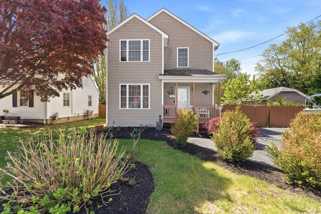 61 Metropolitan Ave, Cranston, RI 02920