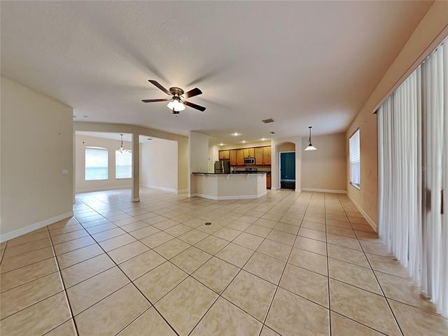 589 ERROL PARKWAY, Apopka, FL 32712