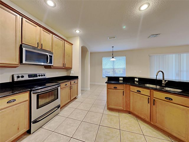 589 ERROL PARKWAY, Apopka, FL 32712