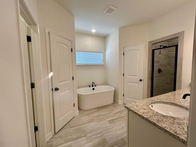 9760 N BLOOMINGTON CIR, Unincorporated, TN 38016