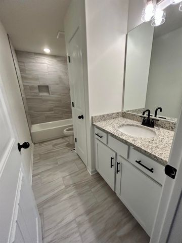 9760 N BLOOMINGTON CIR, Unincorporated, TN 38016