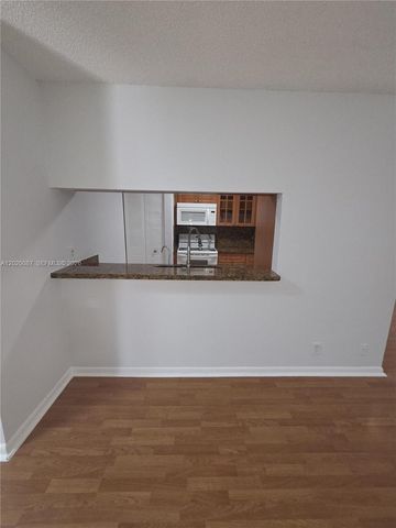 8886 SW 3rd St 204, Pembroke Pines, FL 33025