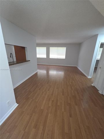 8886 SW 3rd St 204, Pembroke Pines, FL 33025