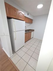 8886 SW 3rd St 204, Pembroke Pines, FL 33025