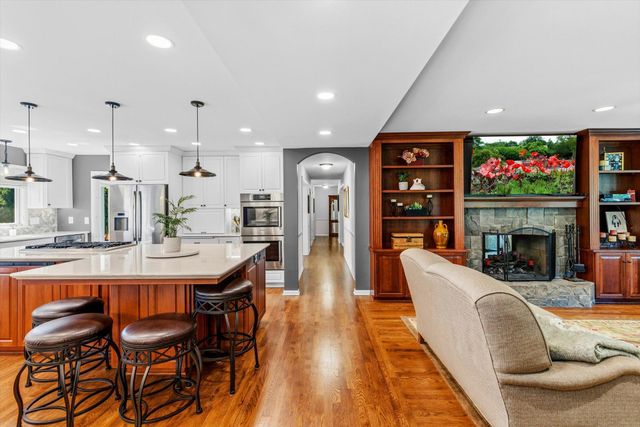 6716 W Shore Drive, Edina, MN 55435