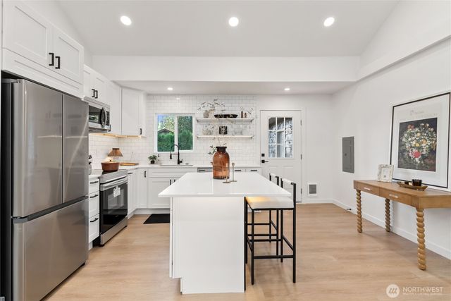 817 SW 356th Street, Federal Way, WA 98023