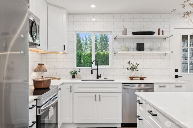 817 SW 356th Street, Federal Way, WA 98023