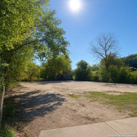 212 Wilmot St, San Antonio, TX 78237