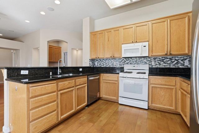 939 mcguire Ct, Folsom, CA 95630