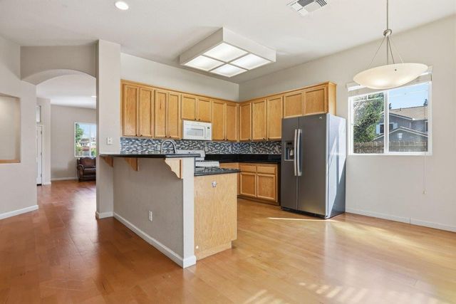 939 mcguire Ct, Folsom, CA 95630