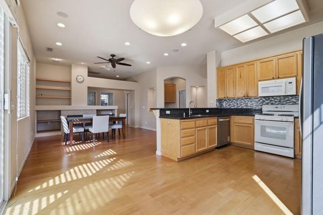 939 mcguire Ct, Folsom, CA 95630