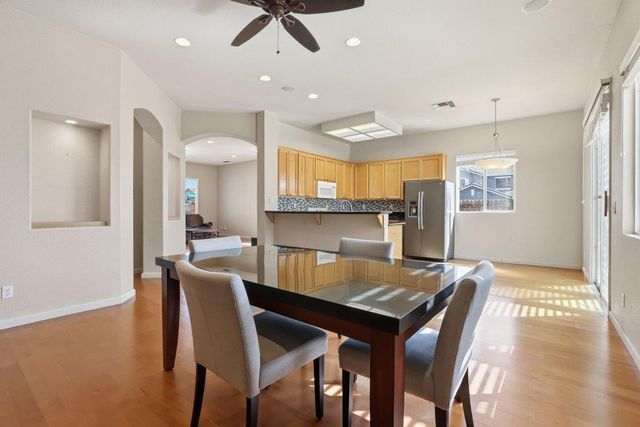 939 mcguire Ct, Folsom, CA 95630