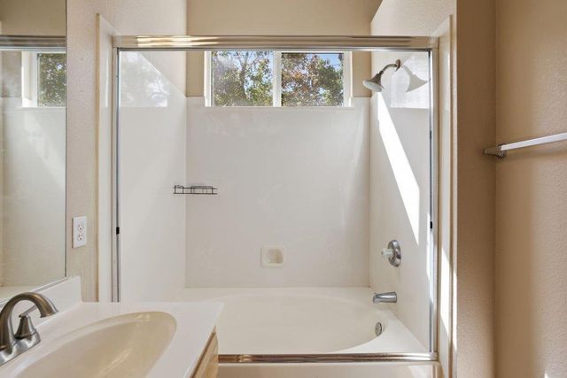 939 mcguire Ct, Folsom, CA 95630