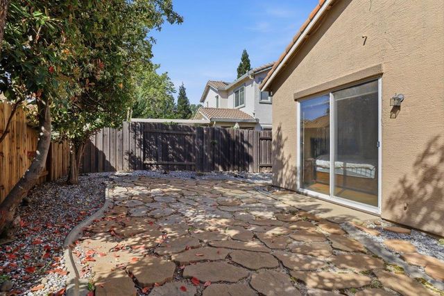 939 mcguire Ct, Folsom, CA 95630