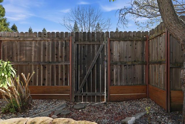 939 mcguire Ct, Folsom, CA 95630