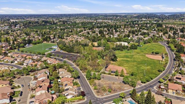 939 mcguire Ct, Folsom, CA 95630