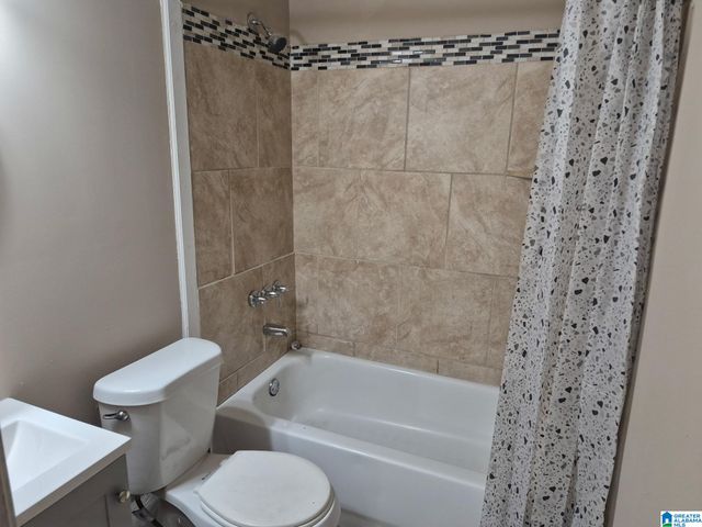 1111 1ST AVENUE N, Bessemer, AL 35020