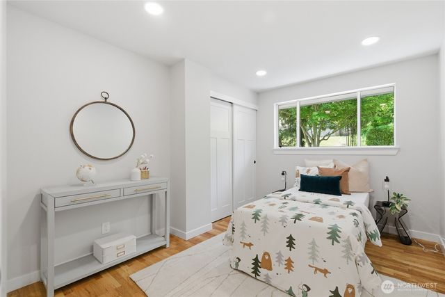 2830 23rd Avenue W, Seattle, WA 98199